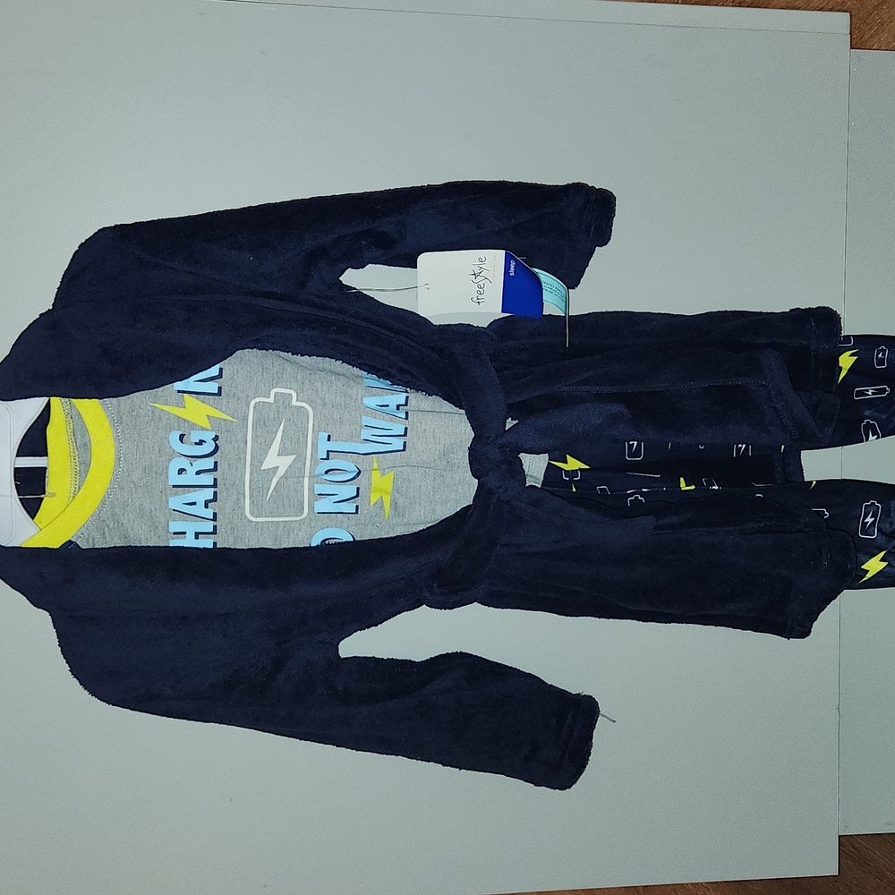 Freestyle Revolution Blue & Gray Lightning 'Charging' Kids Robe Set